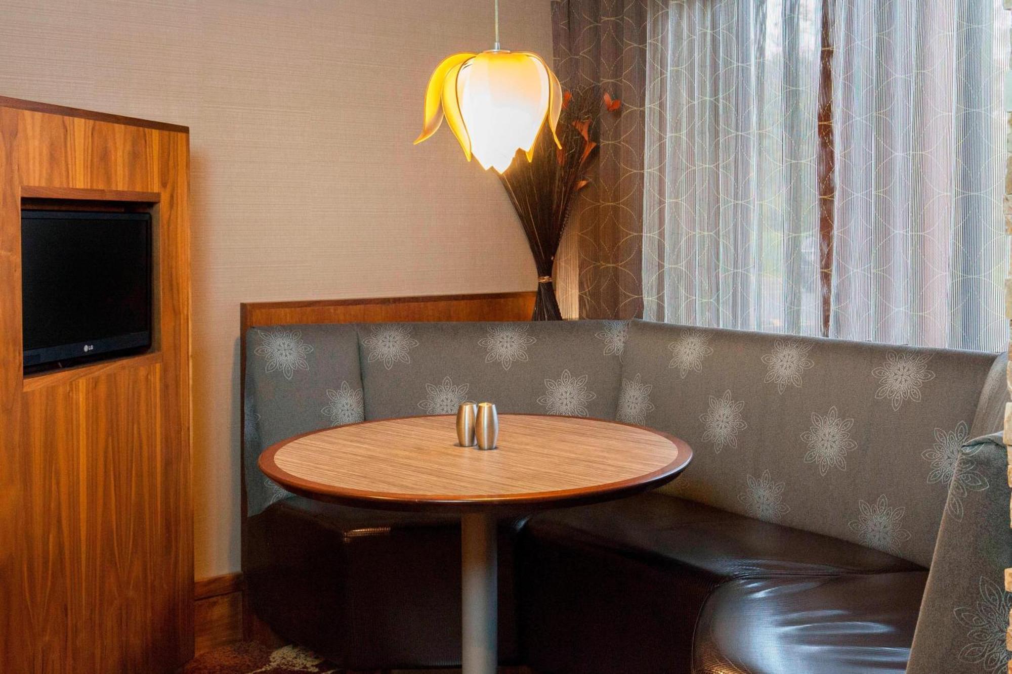 Courtyard By Marriott Ithaca Airport/University Exteriér fotografie